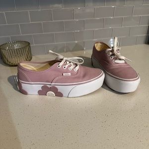 Platform Daisy Vans! Like new! Size 7.5